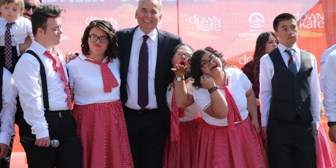 Başkan Zolan Farkındalık Gününde ’Özel Çocuklarla’ Bir Araya Geldi