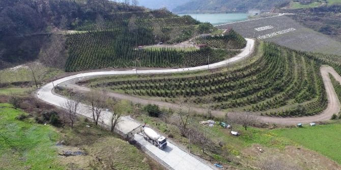 4 Bin 500 Metrelik Yol Betonla Kaplanıyor