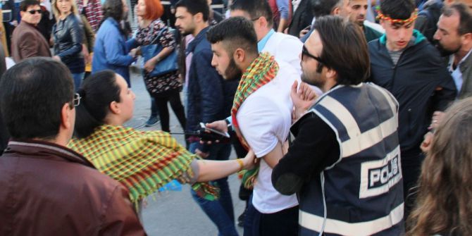 İzmir’de Nevruz Kutlamalarında 30 Gözaltı