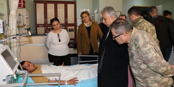 Hakkari’de Yıldırım Düştü, 4 Asker Yaralandı