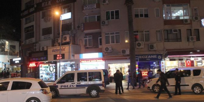 Dövmeci Dükkanını Kurşunladı