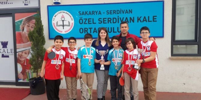 Serdivan Kale Koleji Sporda Başarıya Doymuyor