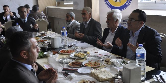 İlçe Protokolü Şehit Aileleri İle Bir Araya Geldi