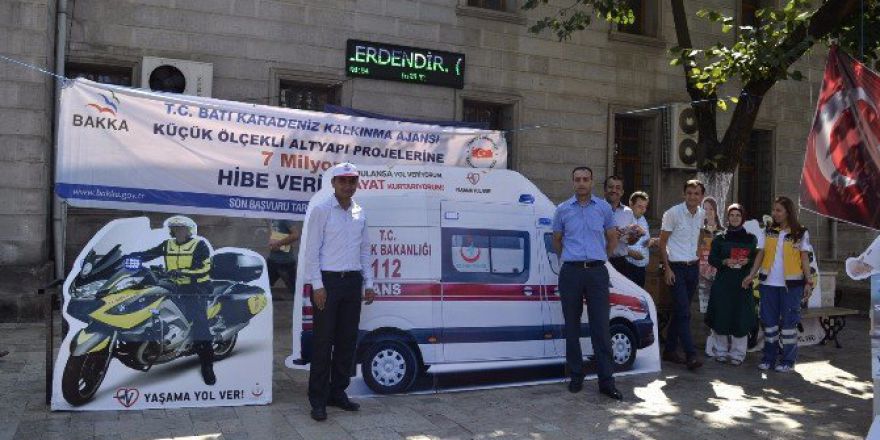 ’Ambulansa Yol Veriyorum, Hayat Kurtarıyorum’ Projesi Halka Tanıtılıyor