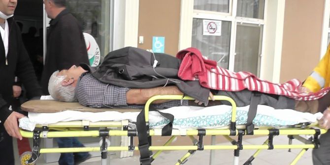 Demir Kapının Altında Kalan Kişi Yaralandı