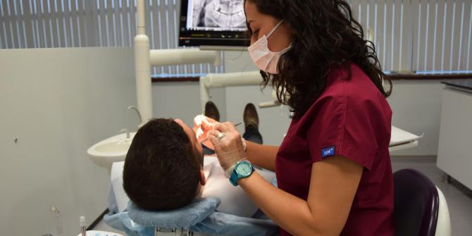 Diş Hekimi Elif Ezgi Kaynak Taşdemir: