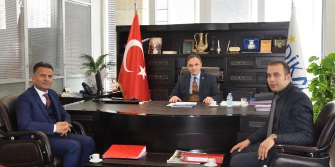 Dika’dan ‘Oyun Terapisi’ Projesine Destek