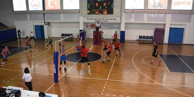 Düzce Belediyespor Voleybol Takımı İyi Başladı