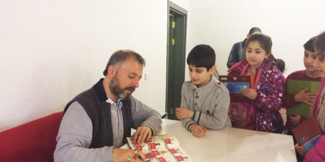 Beyoğlu’nda Çocuklar Sevdiği Yazarlarla Buluşuyor