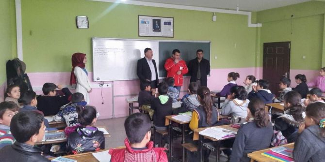 Ergani’de Bin 500 Öğrenciye Giyim Ve Kırtasiye Yardımı