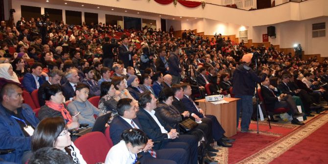 Ahmet Yesevi Üniversitesinde Türkistan Ve Türkoloji Sempozyumu Düzenlendi
