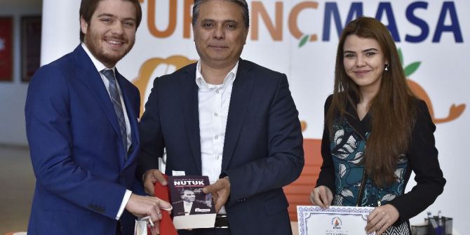 Başkan Uysal, Nutuk Hediye Etti