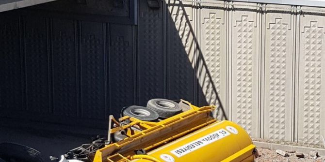 Freni Boşalan Vidanjör Köprüden Uçtu