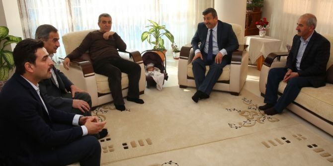 Başkan Karabacak, Çocuklarına Ömer Halis İsmini Veren Aileyi Ziyaret Etti