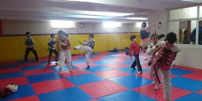 Bozüyük’te Çocuklar Sporla Buluşuyor, Sağlıklı Nesiller Yetişiyor