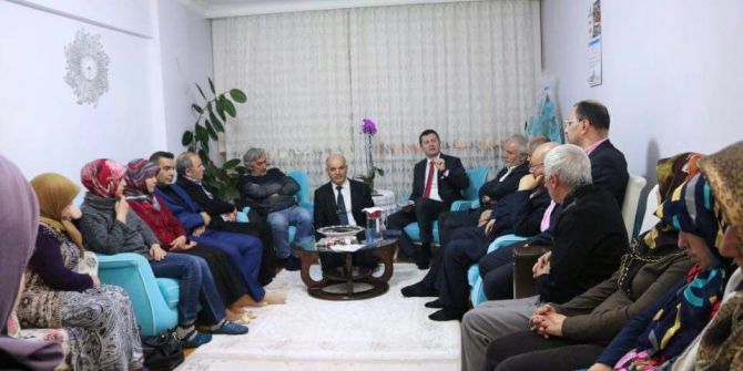 Ak Parti Odunpazarı Teşkilatı Vatandaşlara Halk Oylamasını Anlatıyor