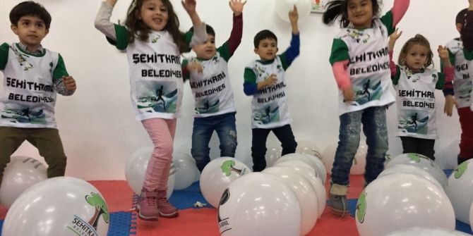 Çocuklar Spor Yaparak Eğleniyor