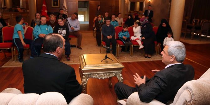 Başkan Karaosmanoğlu, Peteğim Özel Eğitim Kurumu Öğrencilerini Ağırladı