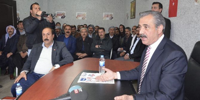 Eski Milletvekili Zülfikar İzol, Aşiret Mensuplarına Cumhurbaşkanlığı Hükumet Sistemini Anlattı