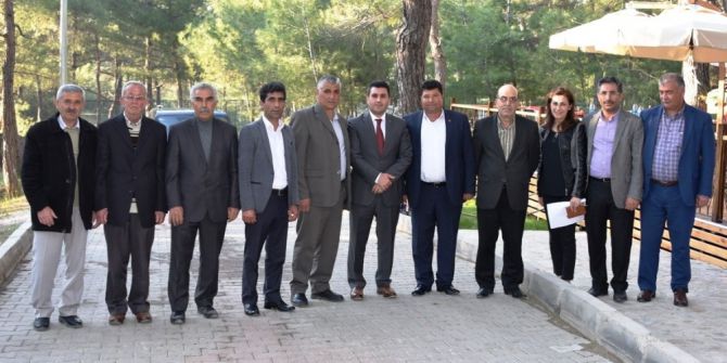 Başkan Uğurlu Ve Ak Partili Sürekli Muhtarlarla Buluştu
