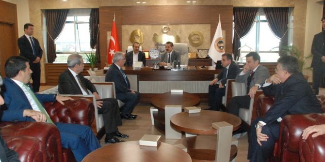 Bakan Çelik’ten Kaya’ya Taziye Ziyareti