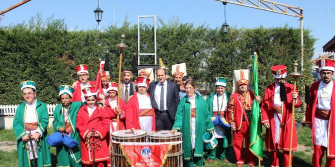 Demiraslan’dan, Down Sendromlu Çocuklara İlgi