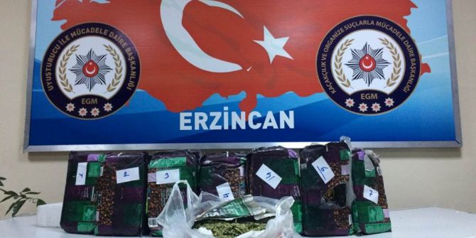 Erzincan’da Detektör Köpeği ’Maço’ 7 Kilo Eroin Yakaladı