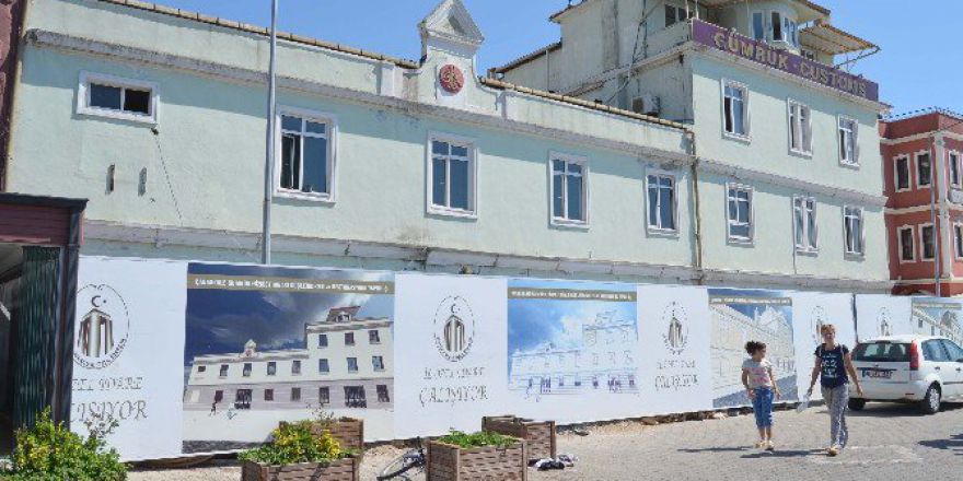 Gümrük Binasında Çalışmalar Sürüyor
