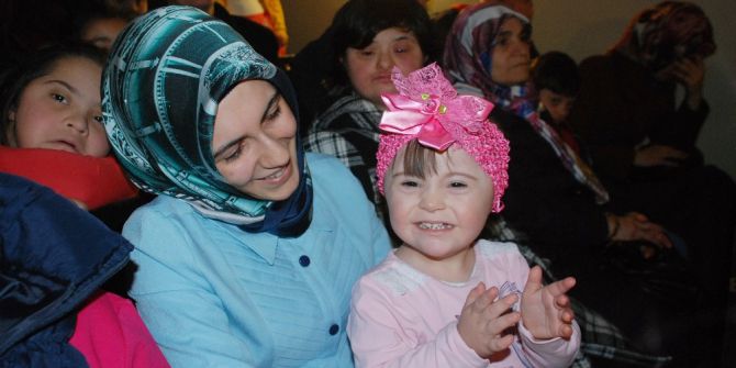 Down Sendromlu Çocuklara Karagöz-hacivat Gösterisi