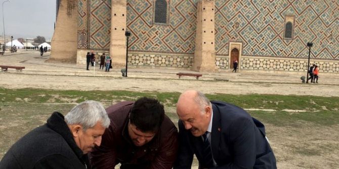 Cumhurbaşkanı Erdoğan’a Sunulacak Toprak Hoca Ahmet Yesevi Türbesinden Alındı