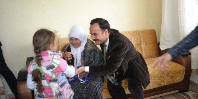 İlçesinin En Yaşlı Teyzesine Sürpriz Ziyaret