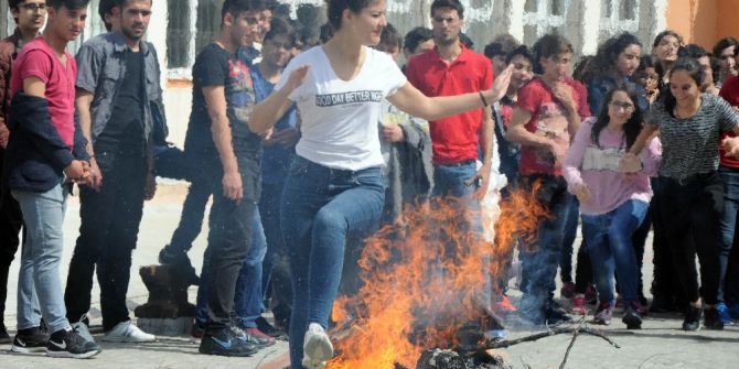 Nevruz Ateşinde Renkli Görüntüler