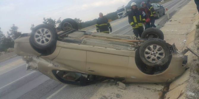 Milas’ta Devrilen Otomobilde Yaralandı