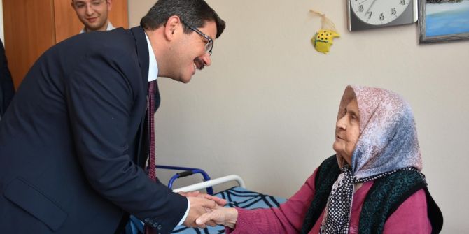 Belediye Başkanlarından Yaşlılar Günü Mesajı