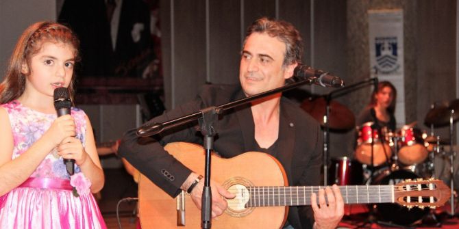 Kutsi 8 Yaşındaki Kızıyla Konser Verdi