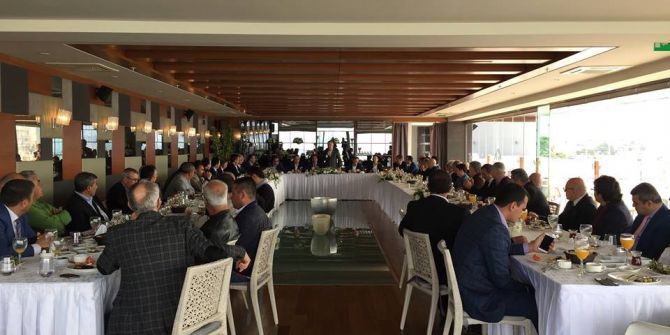 Ak Parti Milletvekili Savaş, Kuşadası’nda Referandum Çalışmasına Katıldı