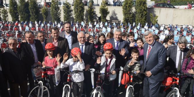 Körfez’de 3 Bin 400 Öğrenci Ye Bisikletlerine Kavuşuyor