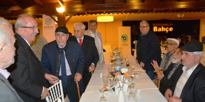 Başkan Albayrak Huzurevi Sakinleriyle Akşam Yemeğinde Bir Araya Geldi