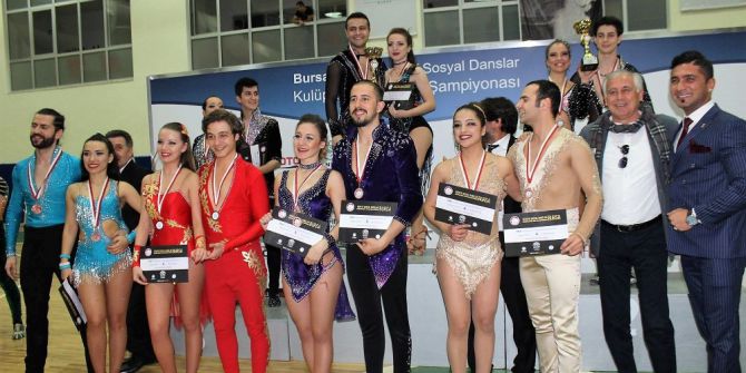 Büyükşehir’in Dansçıları Bursa’dan Dereceyle Döndü