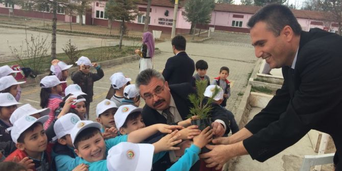 Atatürk İlkokulunda Orman Haftası Kutlama Etkinliği