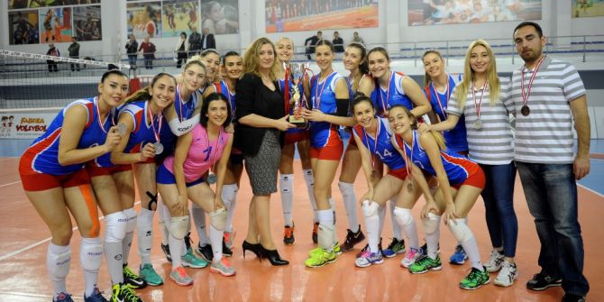 İzmir’in Kızları Tarih Yazdı