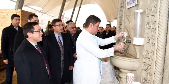 İkram Çeşmesinden Her Gün 750 Kişi Sıcak Çorba İçiyor