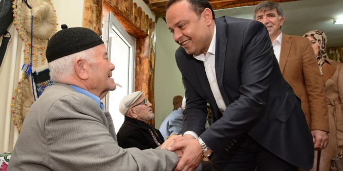 Ak Parti Aksaray Heyeti Huzurevi Sakinleriyle Bir Araya Geldi