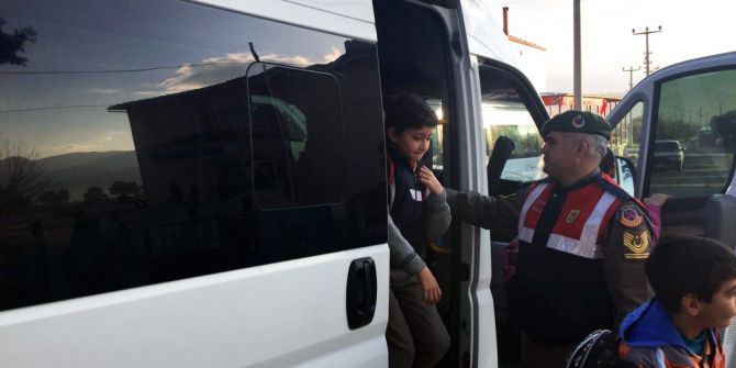 Jandarma Servis Araçlarında Denetimlerini Sürdürüyor