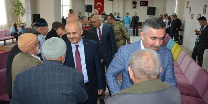 Niğde Valisi Ertan Peynircioğlu; ‘Yaşlılar Başımızın Tacıdır’