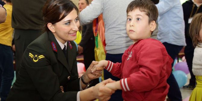 Jandarma Down Sendromlu Çocuklarla Bir Araya Geldi