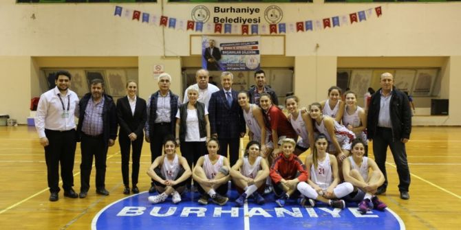 Burhaniyeli Kızlar Maçı Aldı