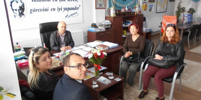 Demirci Mezarlıklarında İnceleme