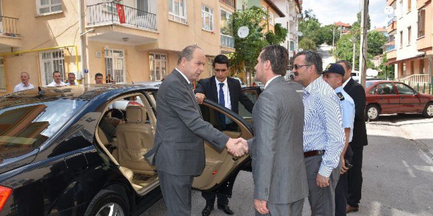 Ankara Valisi Mehmet Kılıçlar’dan Demokrasi Şehitlerinin Ailesine Ziyaret