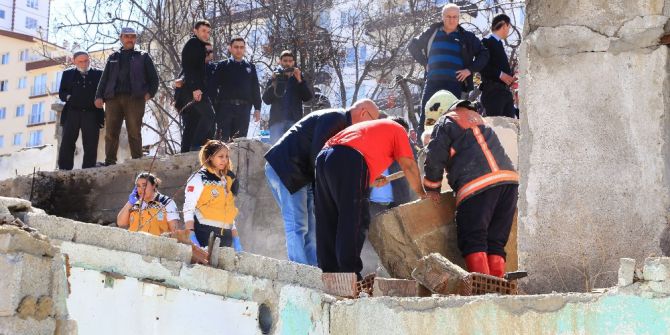 Hurda Toplarken Yıkılan Duvarın Altında Kaldı